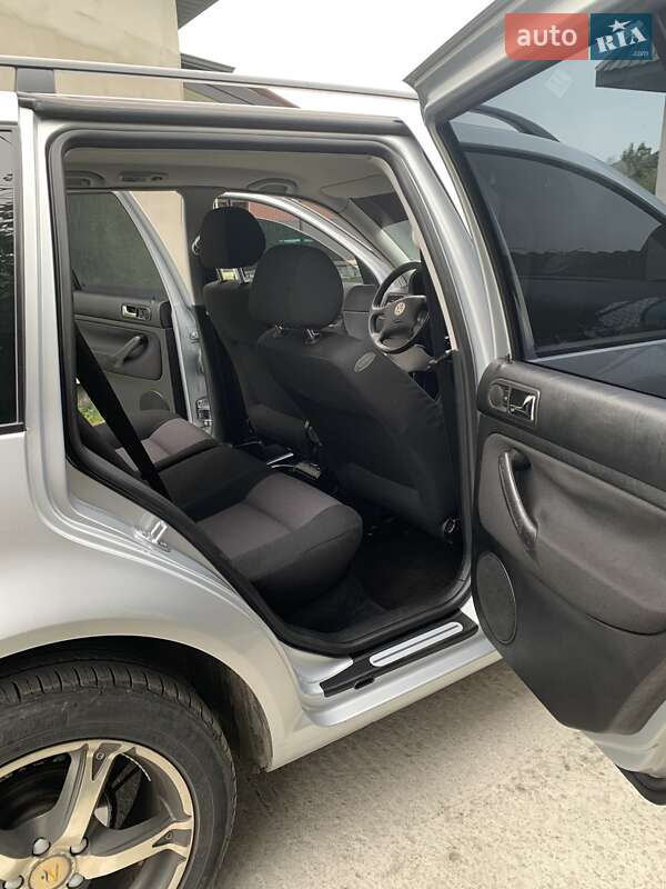 Универсал Volkswagen Golf 2001 в Любомле