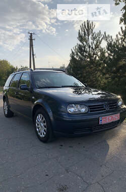 Универсал Volkswagen Golf 2006 в Новониколаевке