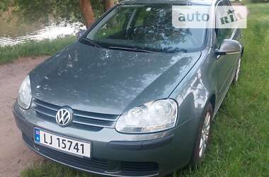 Хэтчбек Volkswagen Golf 2005 в Чернигове