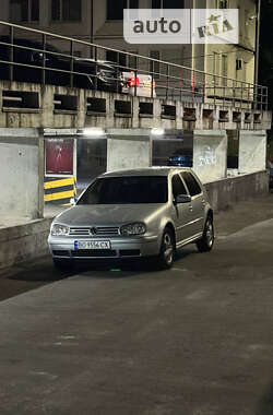 Хетчбек Volkswagen Golf 2001 в Черкасах