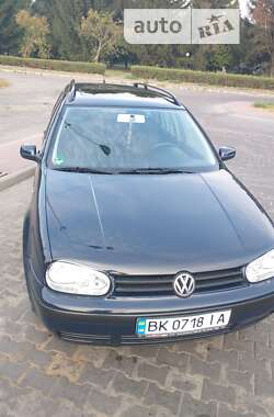 Универсал Volkswagen Golf 2001 в Луцке