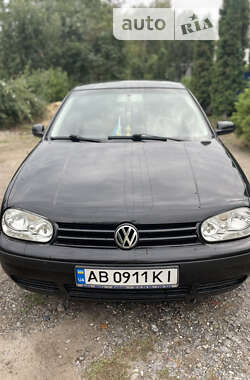 Хэтчбек Volkswagen Golf 2002 в Калиновке