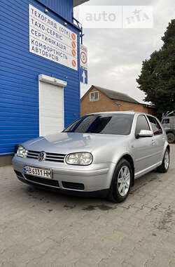 Хэтчбек Volkswagen Golf 2003 в Виннице