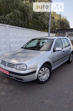 Хэтчбек Volkswagen Golf 2003 в Киеве