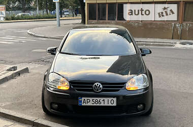 Хэтчбек Volkswagen Golf 2005 в Запорожье