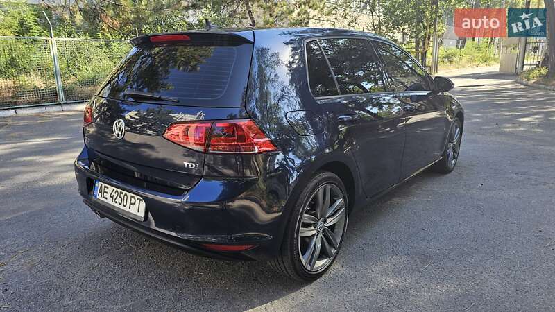Хэтчбек Volkswagen Golf 2015 в Днепре