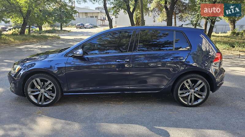 Хэтчбек Volkswagen Golf 2015 в Днепре