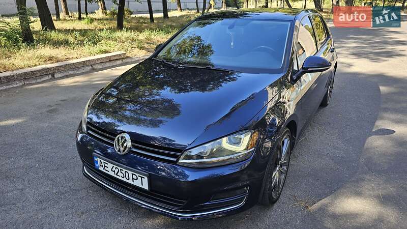 Хэтчбек Volkswagen Golf 2015 в Днепре
