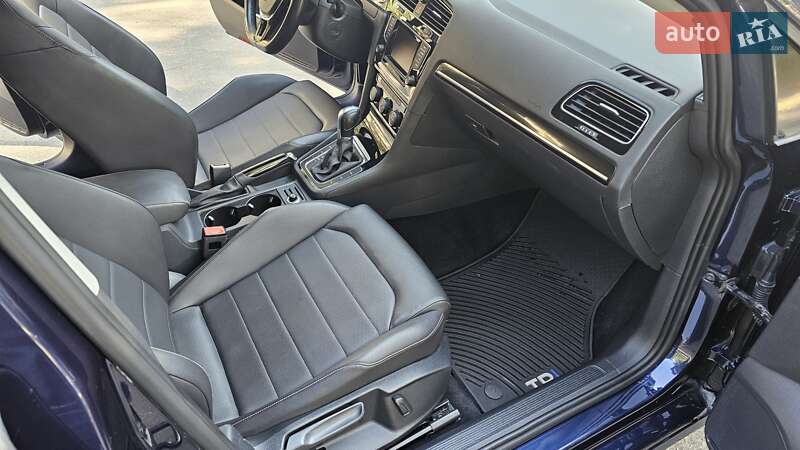 Хэтчбек Volkswagen Golf 2015 в Днепре