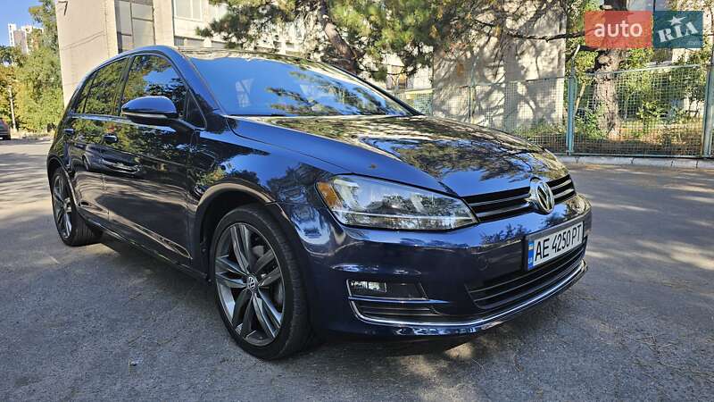 Хэтчбек Volkswagen Golf 2015 в Днепре