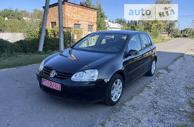 Хэтчбек Volkswagen Golf 2004 в Ахтырке