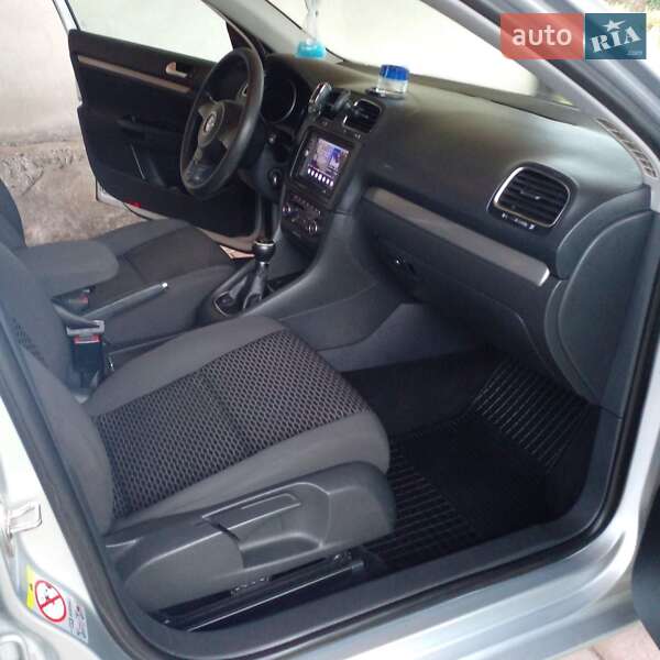 Універсал Volkswagen Golf 2011 в Львові