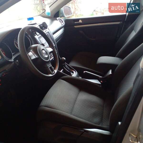 Універсал Volkswagen Golf 2011 в Львові