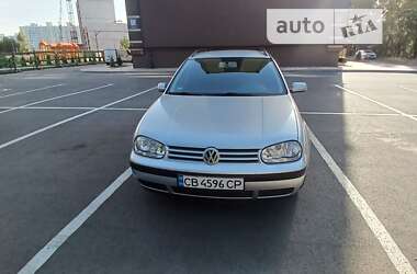 Универсал Volkswagen Golf 2001 в Чернигове