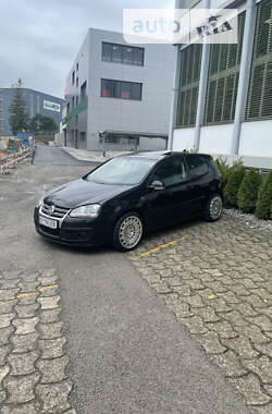 Хэтчбек Volkswagen Golf 2008 в Киеве