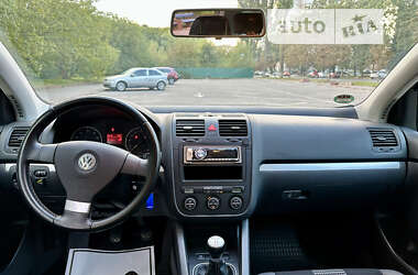 Хэтчбек Volkswagen Golf 2008 в Виннице