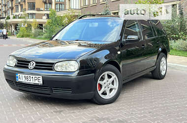 Универсал Volkswagen Golf 2000 в Киеве