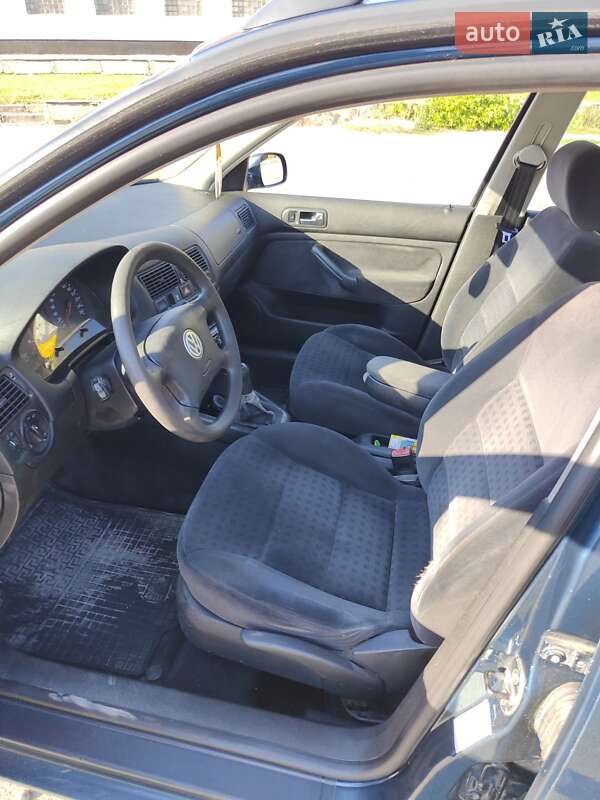 Универсал Volkswagen Golf 2003 в Изяславе