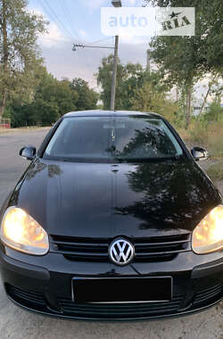 Хэтчбек Volkswagen Golf 2004 в Чернигове