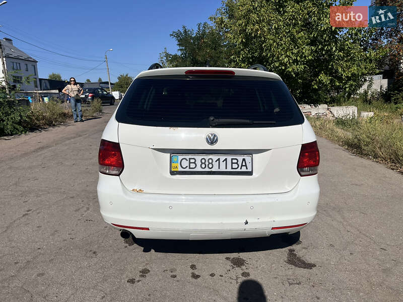Універсал Volkswagen Golf 2011 в Чернігові