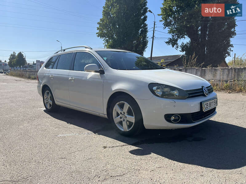 Універсал Volkswagen Golf 2011 в Чернігові