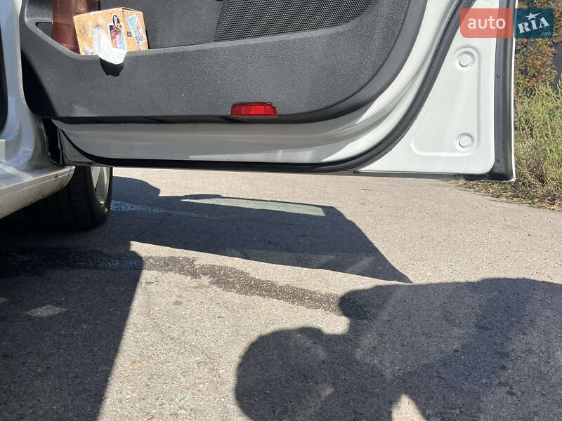 Універсал Volkswagen Golf 2011 в Чернігові