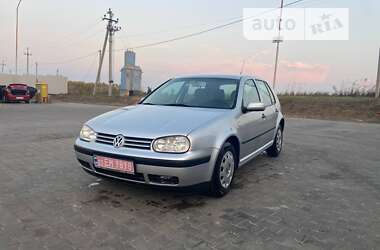 Хэтчбек Volkswagen Golf 2002 в Луцке