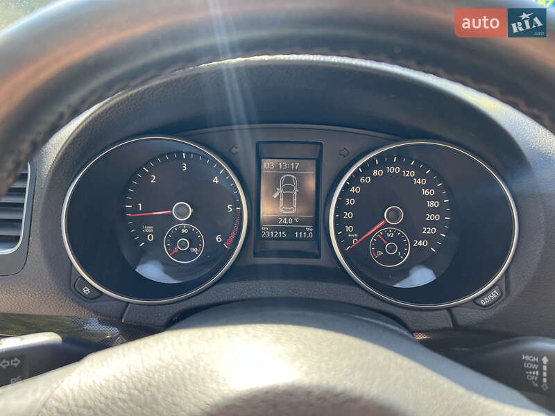 Універсал Volkswagen Golf 2011 в Коротичу