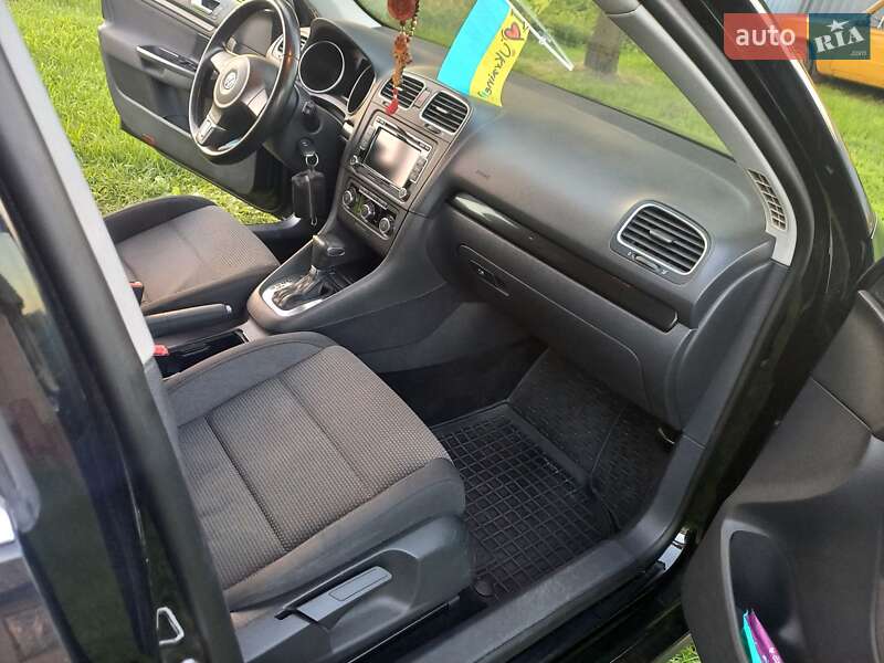 Универсал Volkswagen Golf 2011 в Киеве