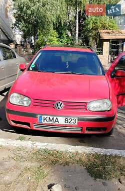 Универсал Volkswagen Golf 2002 в Смолином