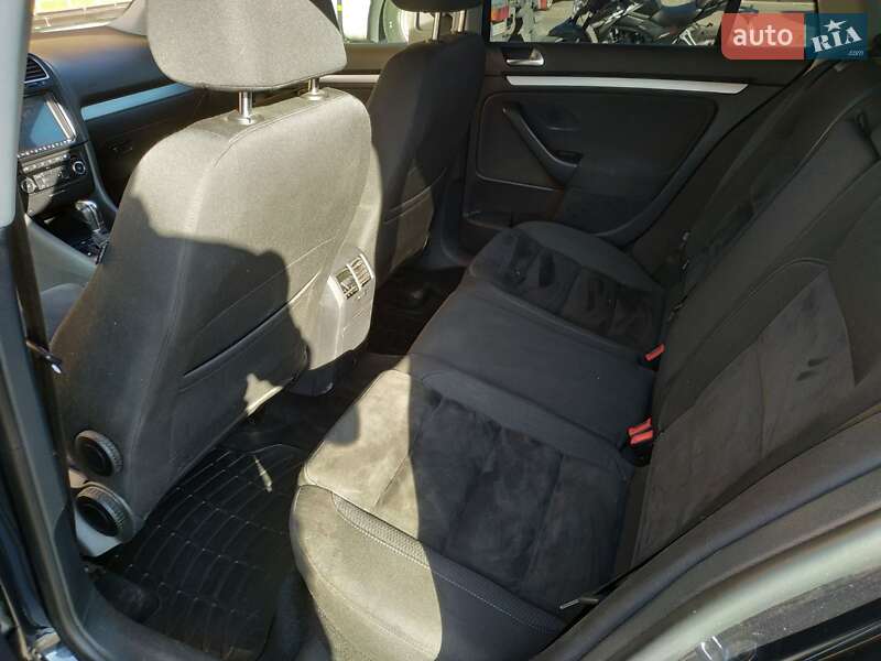 Універсал Volkswagen Golf 2010 в Чернігові