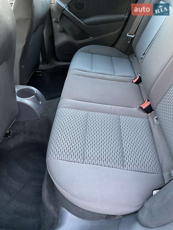 Хэтчбек Volkswagen Golf 2009 в Ахтырке