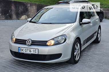 Хэтчбек Volkswagen Golf 2009 в Ровно