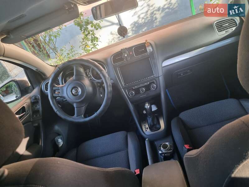 Хэтчбек Volkswagen Golf 2013 в Запорожье