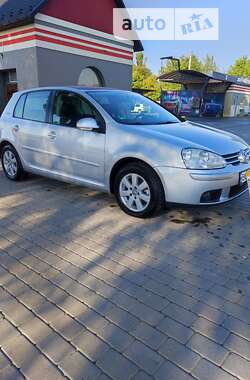 Хэтчбек Volkswagen Golf 2006 в Чемеровцах