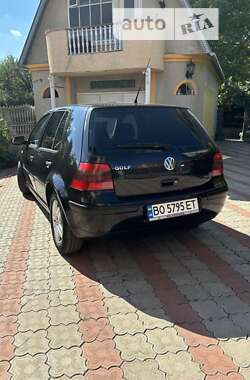 Хетчбек Volkswagen Golf 2001 в Тернополі