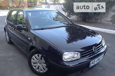 Хэтчбек Volkswagen Golf 2003 в Виннице