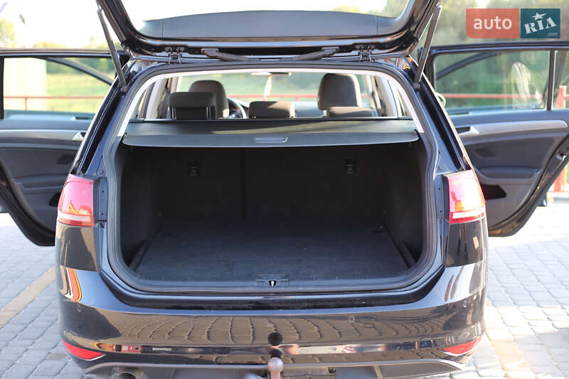 Универсал Volkswagen Golf 2014 в Львове