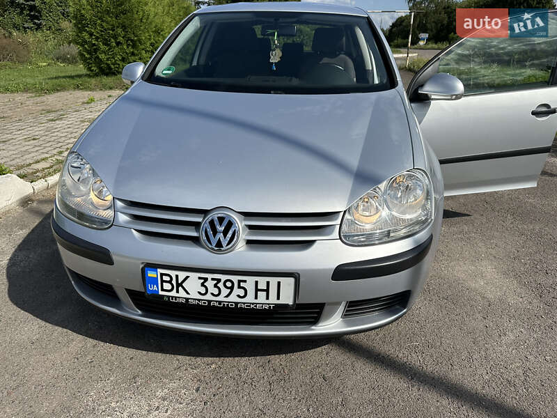 Хетчбек Volkswagen Golf 2006 в 