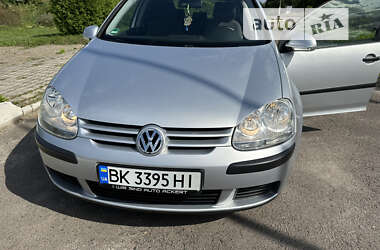 Хетчбек Volkswagen Golf 2006 в Острозі