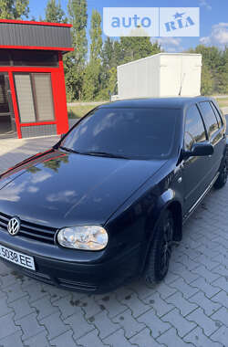 Хетчбек Volkswagen Golf 2003 в Новоселиці