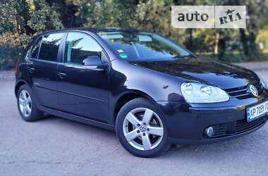 Хэтчбек Volkswagen Golf 2008 в Запорожье