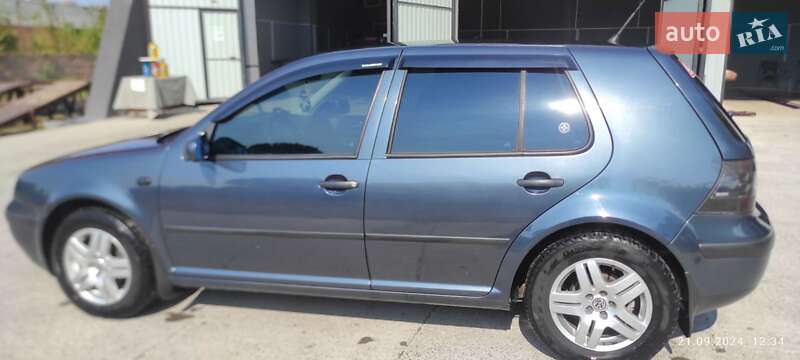 Volkswagen Golf 2002