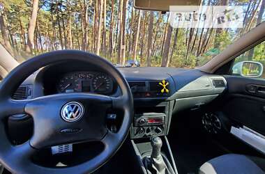 Хетчбек Volkswagen Golf 2001 в Житомирі