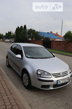 Хэтчбек Volkswagen Golf 2004 в Луцке