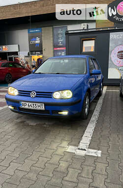 Хетчбек Volkswagen Golf 2001 в Львові