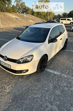 Хэтчбек Volkswagen Golf 2009 в Киеве