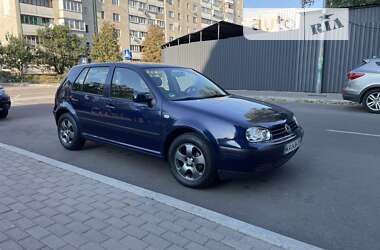 Хэтчбек Volkswagen Golf 2001 в Киеве