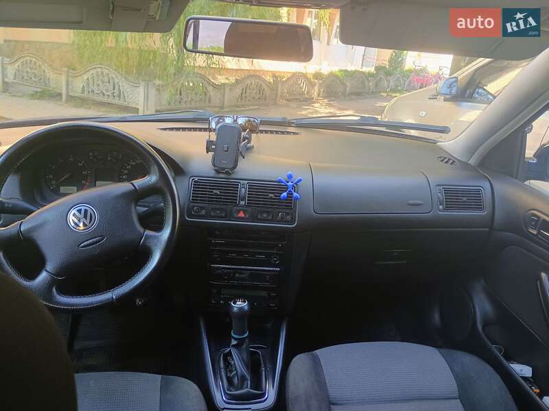 Універсал Volkswagen Golf 2001 в Тернополі