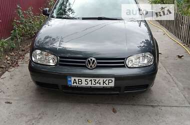 Хетчбек Volkswagen Golf 2001 в Ладижині